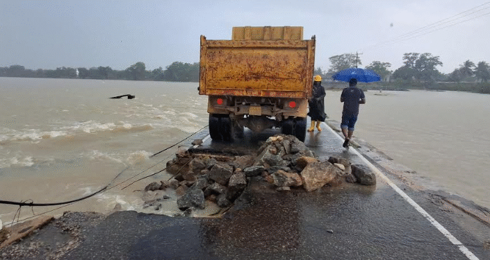 வட்டுவாகல் பாலம் ஊடான போக்குவரத்து : இன்று மாலை வழமைக்கு திரும்புவதற்கு வாய்ப்பு