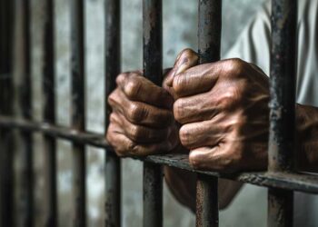 மகளை தவறான நடத்தைக்கு உட்படுத்திய தந்தைக்கு 45 ஆண்டுகள் சிறை!