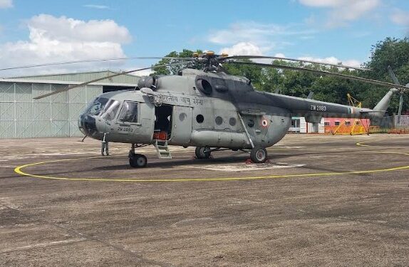 கட்டுநாயக்கவை வந்தடைந்த இந்தியாவின் மற்றுமொரு ஹெலிகொப்டர்!