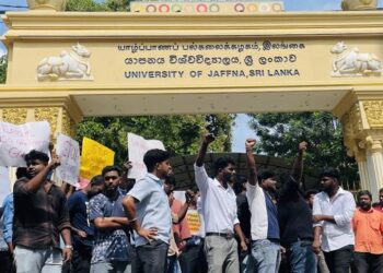 தையிட்டி விகாரைக்கு எதிராக – போராட்டத்தில் குதித்த யாழ். பல்கலை மாணவர்கள்!