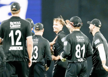 முதல்முறையாக இந்திய மண்ணில் ஒருநாள் தொடரை கைப்பற்றிய நியூசிலாந்து!