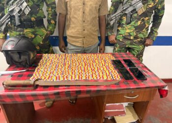 யாழில் போதை மாத்திரைகள், வாளுடன் 4 இளைஞர்கள் கைது!