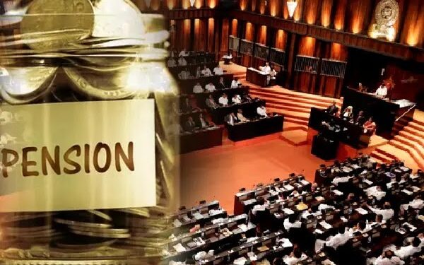 ஓய்வூதியம் இரத்து – நீதிமன்றத்தை நாடிய முன்னாள் எம்.பிக்கள்!