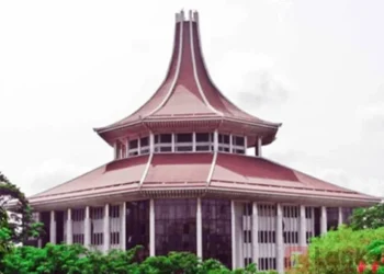 ஓய்வூதியத்தை நீக்கும் சட்டமூலத்திற்கு எதிராக – உயர் நீதிமன்றத்தில் மனுக்கள் தாக்கல்!