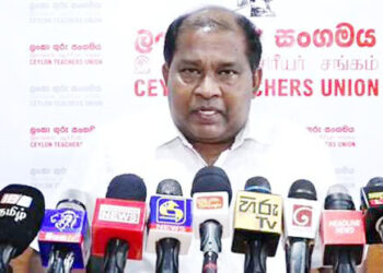 மாணவர்களிடம் பணம் வாங்கி மாணவர்களுக்கு பாராட்டு விழா – என்.பி.பி ஆட்சியிலும் அநியாயம் தொடர்கிறது!