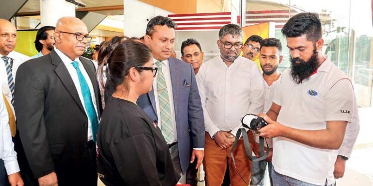 இ.போ.ச பேருந்துகளுக்கான – டிஜிட்டல் டிக்கெட்களை அறிமுகம் செய்துவைத்த மக்கள் வங்கியினர்!