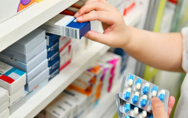 போதைப்பொருள் விற்பனை செய்த போலி மருந்தகம்!