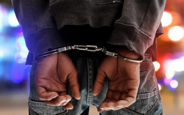 யாழ்.போதனாவிற்குள் நள்ளிரவு நுழைந்து கைபேசி திருட்டு