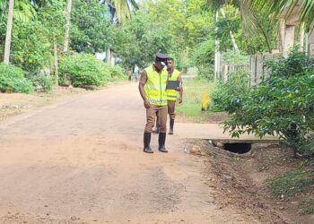 டிப்பர் வாகனத்தின் மீது – பொலிஸ் துப்பாக்கி சூடு!