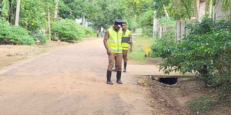 டிப்பர் வாகனத்தின் மீது – பொலிஸ் துப்பாக்கி சூடு!