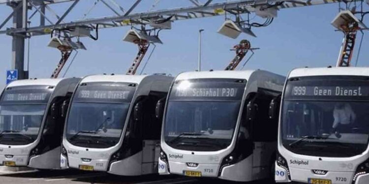 இலங்கைக்கு நூறு மின்சார பேருந்துகளை வழங்கும் சீனா!