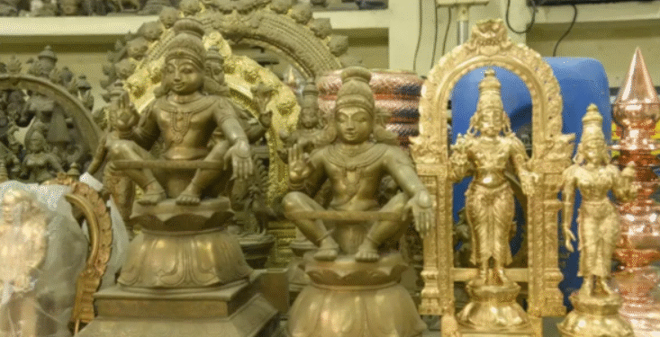 எழுவைதீவு வீரபத்திரர் ஆலயத்தில் – 20 இலட்சம் பெறுமதியான ஐம்பொன் சிலைகள் திருட்டு!