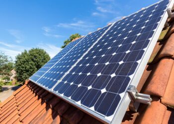 மின்சார சபையின் தீர்மானங்களால் – சூரிய சக்தி மின் உற்பத்தி முற்றாக முடங்கும் அபாயம்!