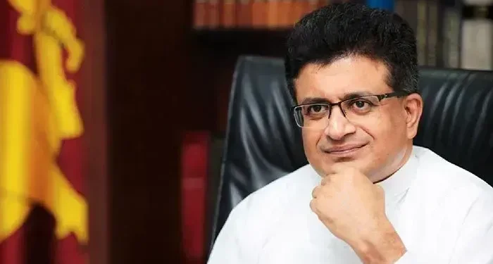 அரசியலமைப்பு பேரவையை – கட்சியின் தீர்மானத்துக்கு அடிபணிய வைக்க முயற்சி!