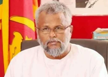 டக்ளஸிடம் நலம் விசாரித்தார் – நாமல் ராஜபக்ச!