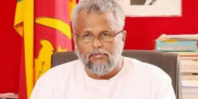 டக்ளஸிடம் நலம் விசாரித்தார் – நாமல் ராஜபக்ச!