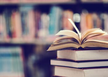 பொருத்தமற்ற உள்ளடக்கத்தால் பாடப்புத்தக விநியோகம் நிறுத்தம்!