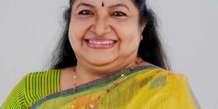 இலங்கை வந்தார் சின்னக்குயில் சித்ரா!