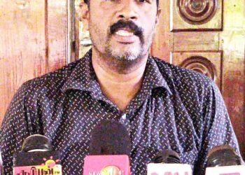 சட்டவிரோத கரவலை தொழில் நிறுத்தப்பட்டமைக்காக போராடுவோருக்கு ஆதரவாக எதிர்க்கட்சித் தலைவர்