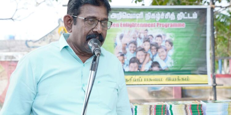 பிள்ளைகளை நல்வழி நடக்கக்கோரும் பெற்றோர்கள் – தாங்கள் அவ்வழியில் சென்று வழிகாட்ட வேண்டும்