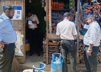 பதுக்கி வைக்கப்பட்ட எரிவாயு சிலிண்டர் மீட்பு!