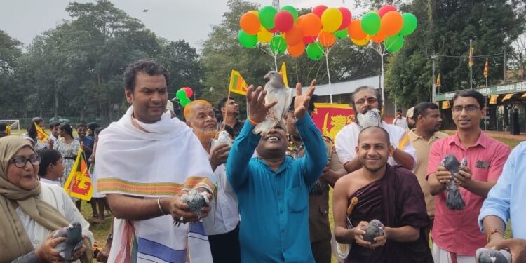 சுதந்திர தினத்தை முன்னிட்டு வவுனியாவில் சமாதான புறாக்கள் பறக்க விடப்பட்டன!