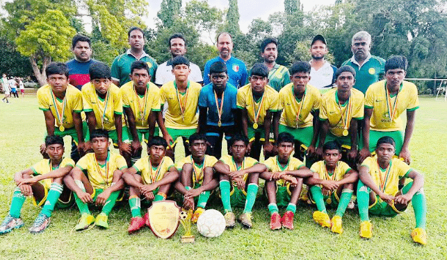 பாடசாலை உதைபந்தாட்ட போட்டி – வயாவிளான் மத்தி தேசிய சம்பியன்