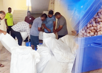 இலங்கைக்கு கடத்த முயன்ற முந்திரிப் பருப்பு பறிமுதல்!