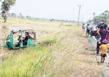 திடீரென தீப்பற்றி எரிந்த முச்சக்கர வண்டி!