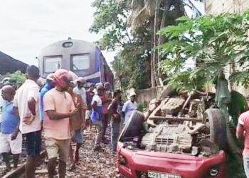 ரயில் விபத்து : இரு இளைஞர்கள் பலி!