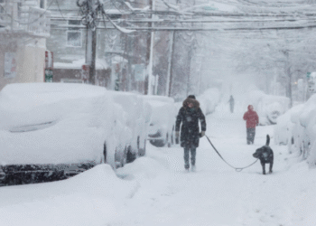 அமெரிக்காவில் கடும் பனிப்புயல்!