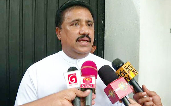 மக்களை பற்றி சிந்திக்காமல் – அரசாங்கம் ராஜபக்ஷக்கள் பற்றி மட்டுமே சிந்திக்கிறது