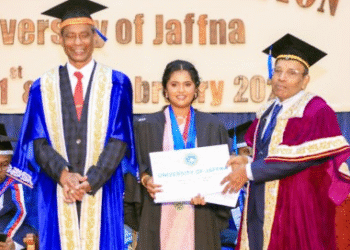 7 தங்கப் பதக்கங்களை பெற்று – முகாமைத்துவ பீட மாணவி சாதனை!