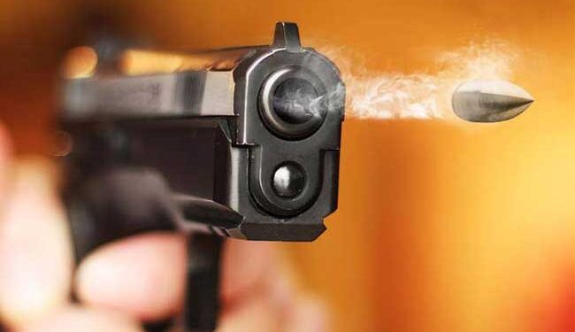 ஒரு துப்பாக்கிச் சூட்டு சத்தம் மட்டும் கேட்டது – பெறாமகன் சரிந்து விழுந்தார்!