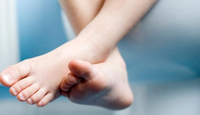 பலாப்பழத்தினால் பறிபோன 2 வயது சிறுமியின் உயிர் – விரக்தியில் நஞ்சருந்திய தந்தை!