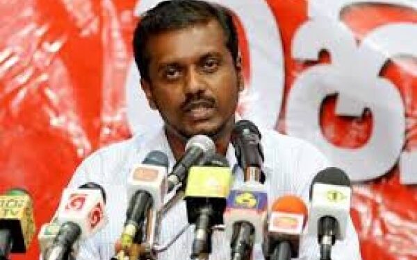 அரச தாதியர்கள் பிரச்சினைக்கு – இரு வாரங்களில் தீர்வு வழங்காவிட்டால் பாரிய பணி பகிஷ்கரிப்புக்கு செல்வோம்