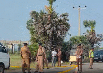 யாழில் பொலிஸாரின் துப்பாக்கிச் சூட்டிற்கு இலக்காகி 17 வயது இளைஞன் பலி!