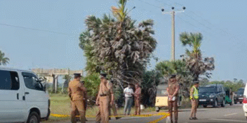 யாழில் பொலிஸாரின் துப்பாக்கிச் சூட்டிற்கு இலக்காகி 17 வயது இளைஞன் பலி!