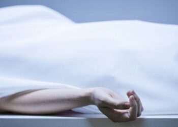 காதலில் முரண்பாடு : காதலி உயிர்மாய்ப்பு!