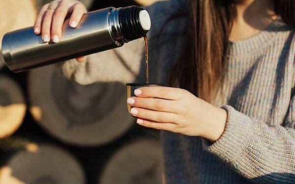 காதலனுக்கு போதை கலந்த தேநீர் கொடுத்த காதலி கைது!