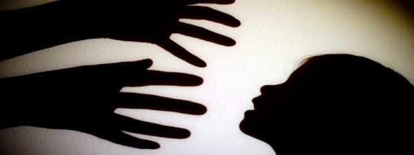 14 வயது மாணவி துஷ்பிரயோகம் : உறவினர் கைது – காதலன் தலைமறைவு!