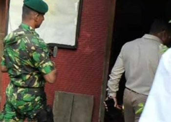 தேசிய மக்கள் சக்தி வேட்பாளரின் வீட்டின் மீது பெற்றோல் குண்டு வீச்சு!