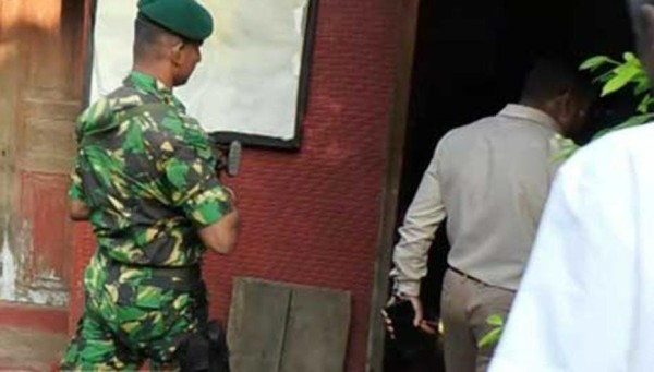 தேசிய மக்கள் சக்தி வேட்பாளரின் வீட்டின் மீது பெற்றோல் குண்டு வீச்சு!