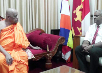 வைத்தியர்கள் பற்றாக்குறை : கிராமப்புற வைத்தியசாலைகள் பல மூடப்படும் அபாயத்தில்!