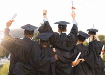 பல்கலை மாணவர்களுக்கு விசேட புலமைப்பரிசில்