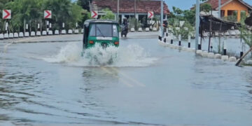 வெள்ளத்தில் மூழ்கியது மட்டக்களப்பு!