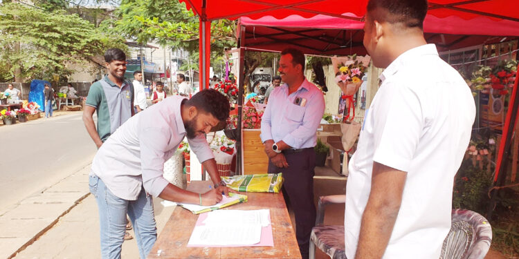 பயங்கரவாத தடைச்சட்டம் வேண்டாம் – யாழ்.பல்கலைக்கழகம் முன் கையெழுத்துப் போராட்டம்!