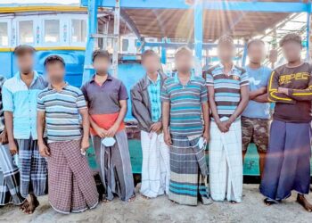 மன்னார் மற்றும் நெடுந்தீவில் – 22 தமிழக மீனவர்கள் கடற்படையால் கைது