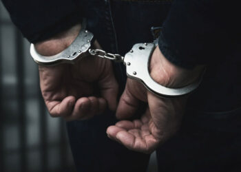 சட்டத்தரணிகளுக்குக் கொலை மிரட்டல் விடுத்தவர் கைது!