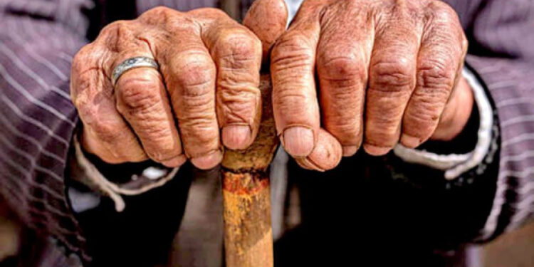 யாழில் வயதான விரக்தியில் உயிர்மாய்த்த முதியவர்!